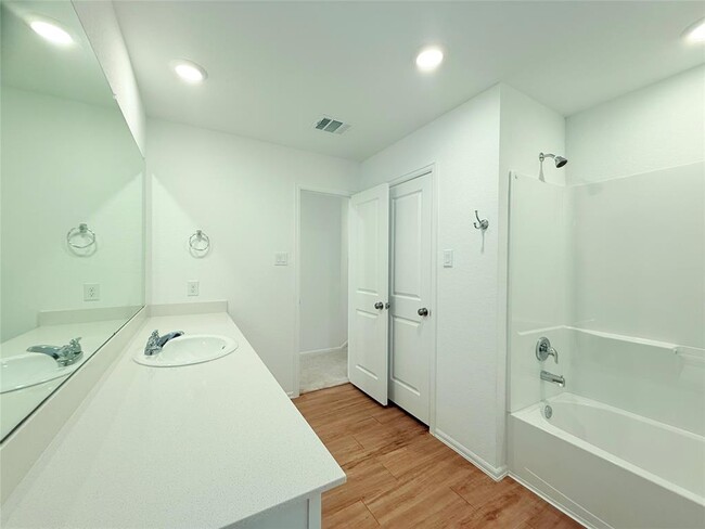 Building Photo - 6310 Barrington Clf Trl
