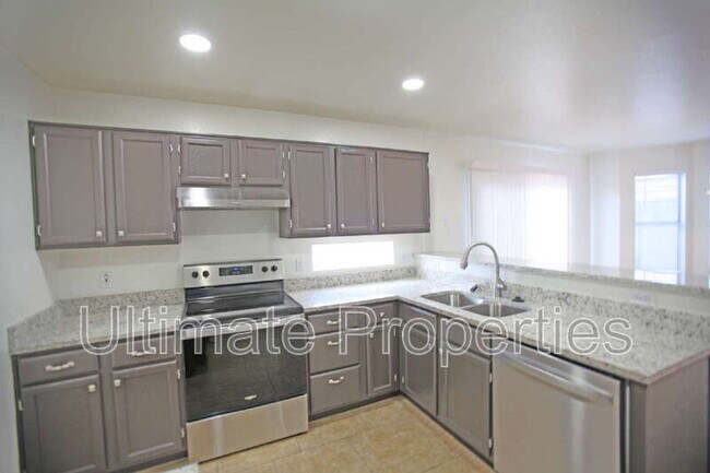 Building Photo - 15316 N 89th Ave