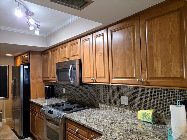 Building Photo - 4901 38th Way S