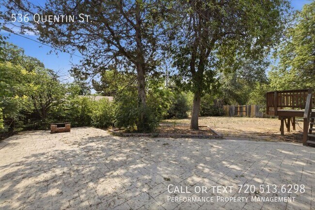 Building Photo - 536 Quentin St