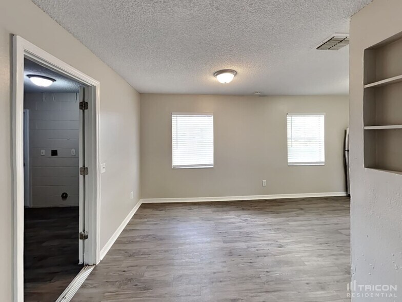 Building Photo - 3181 Clewiston St