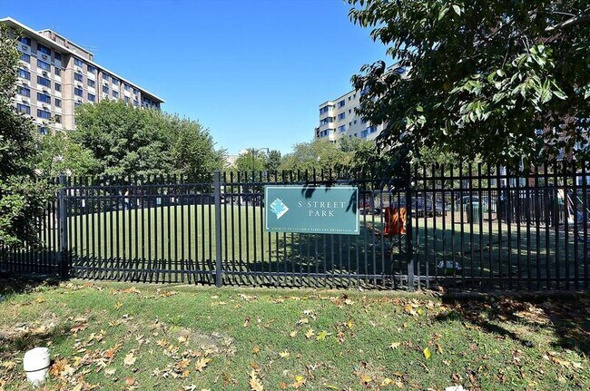 Building Photo - 1245 13th St NW