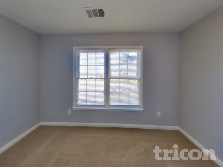 Building Photo - 2674 Calumet Farm Ln