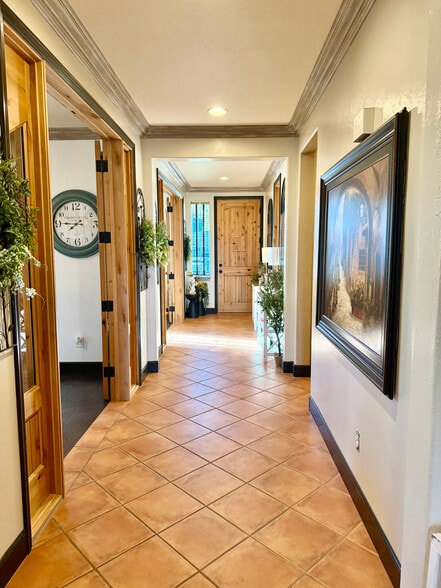 Building Photo - 1485 Clearview Cir