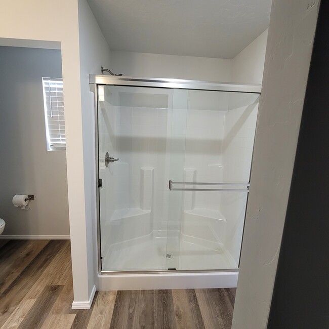 shower master - 11823 W Meadowbreeze St