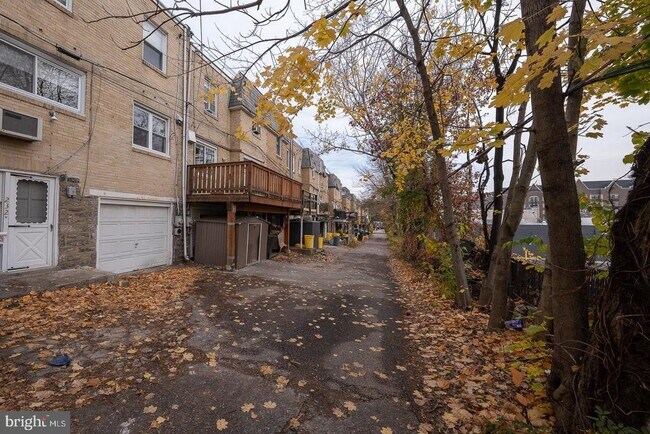 Building Photo - 232 Stoneway Ln