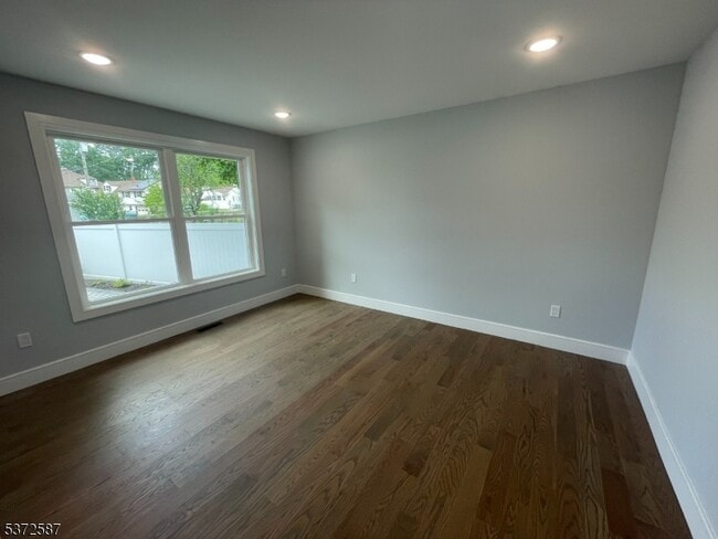 Building Photo - 61 Smull Ave