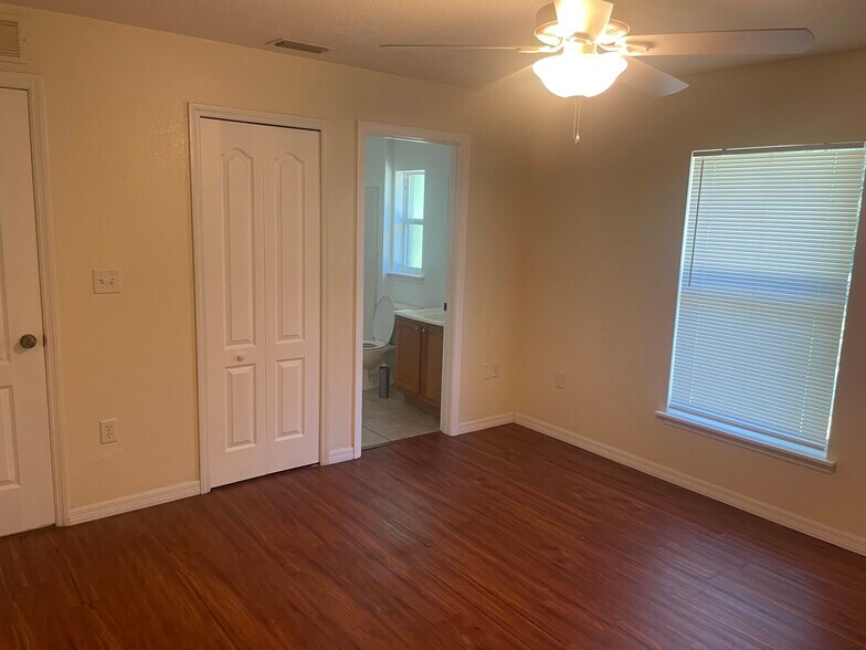 Building Photo - 2160 West Pky
