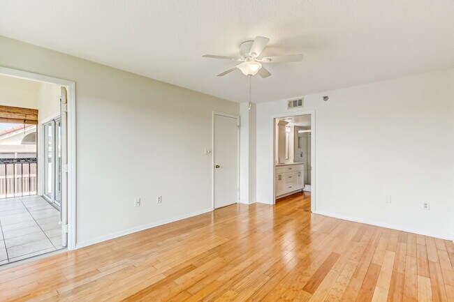 Building Photo - 204 Quayside Cir