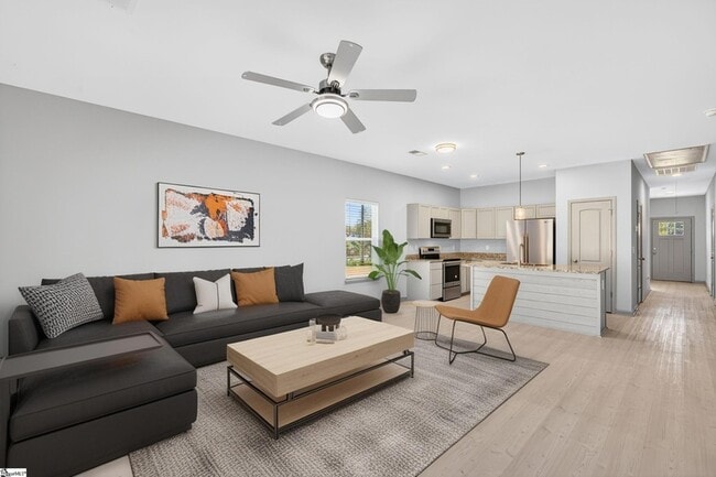 Building Photo - 404 Fairfield St