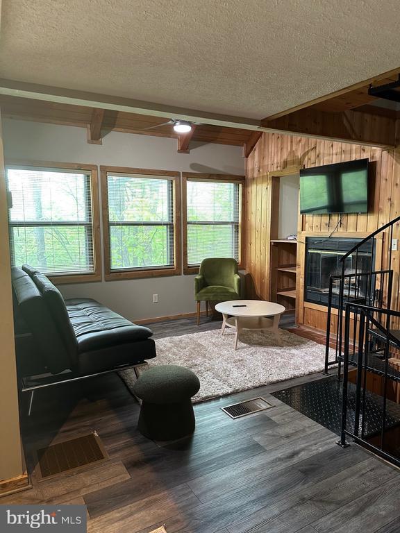 Building Photo - 346 Spitz Ln