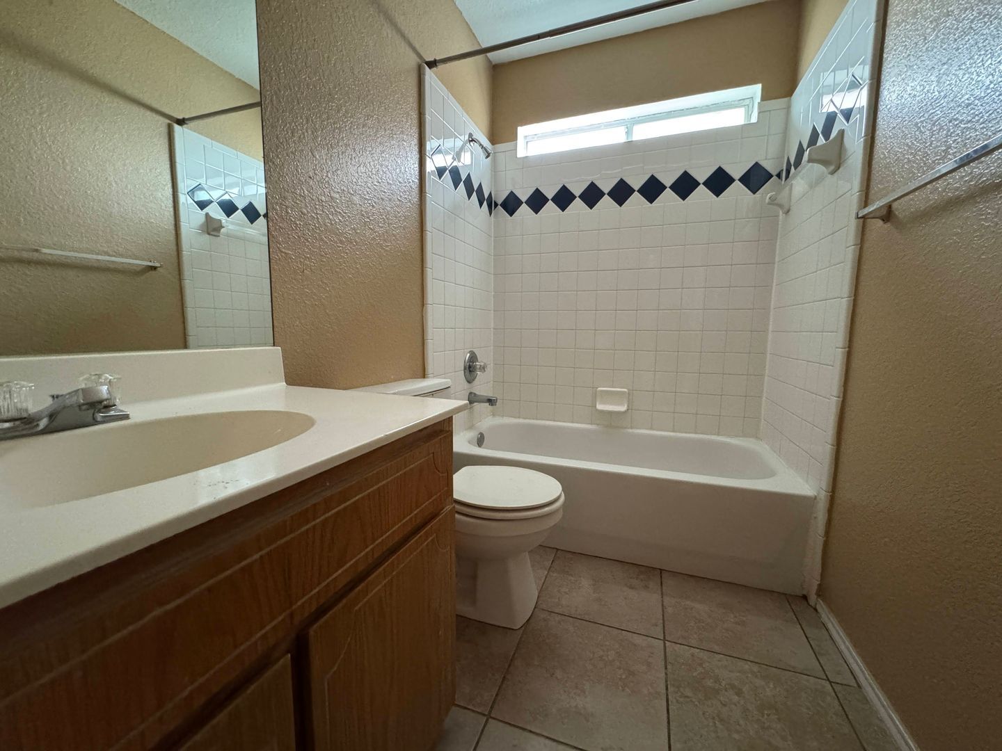 Building Photo - 3203 Toledo Dr