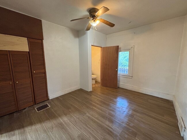 Building Photo - Rare 4 BR/ 2 BA Home with Multi-Generational Layout