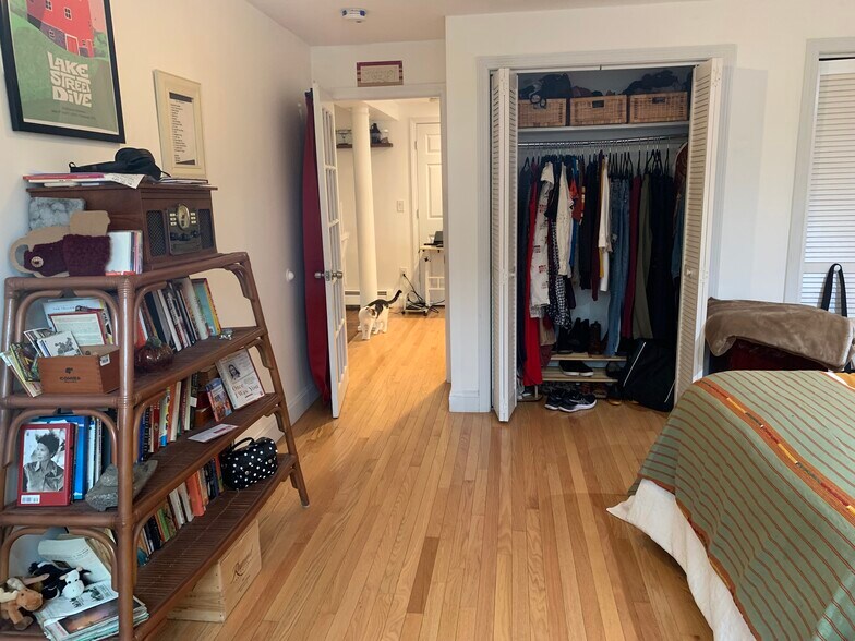 Building Photo - 11 Bridge St