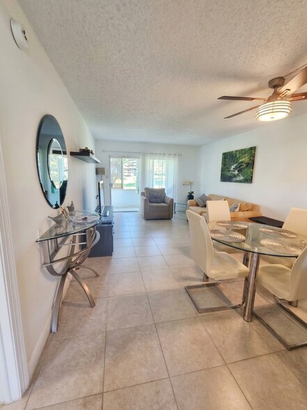 Building Photo - 2703 Nassau Bnd