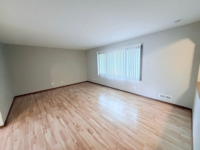 Building Photo - 8820-8822 Griggs Ave