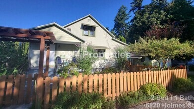 Building Photo - Charming 2 BD | 1 BA West Linn Cottage - R...