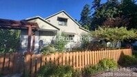 Building Photo - Charming 2 BD | 1 BA West Linn Cottage - R...