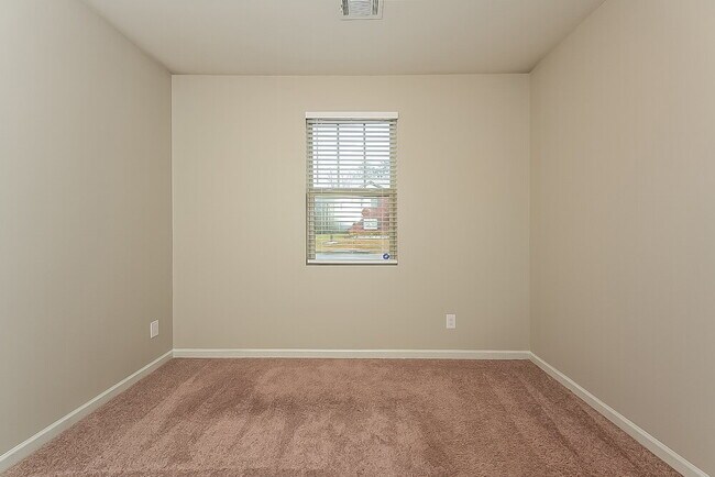 Building Photo - 700 Feldwood Ln
