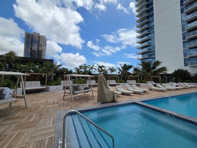 Building Photo - Studio at Park on Keeaumoku