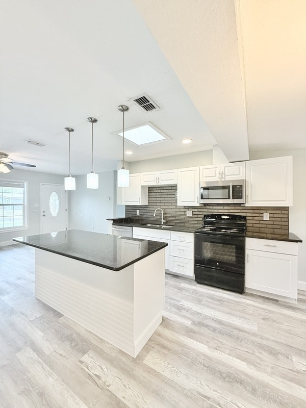 Building Photo - 9401 88th Way N