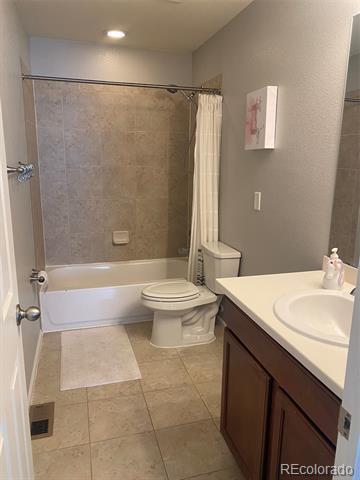 Building Photo - 7122 Golden Acacia Ln