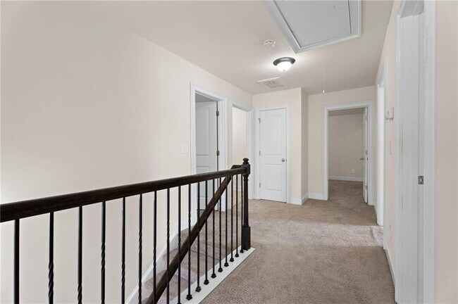 Building Photo - 165 Regency Pl