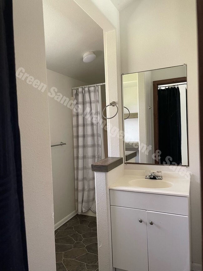 Building Photo - 1-Bedroom Home in Ainaloa