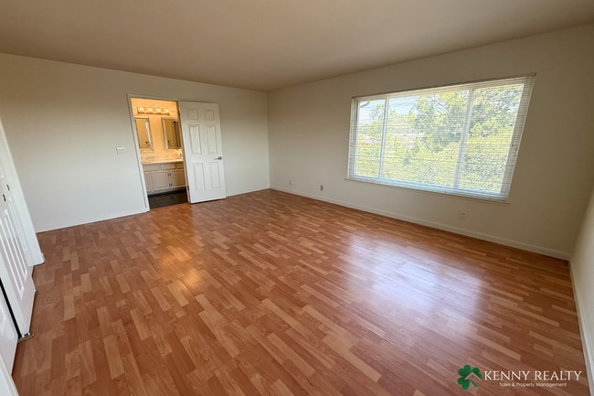Building Photo - Spacious 4 Bedroom Home with Large Backyard in San Bruno