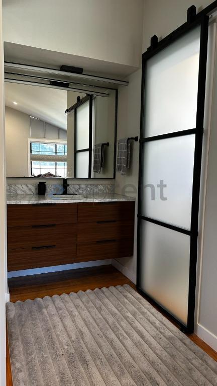 Building Photo - Unit