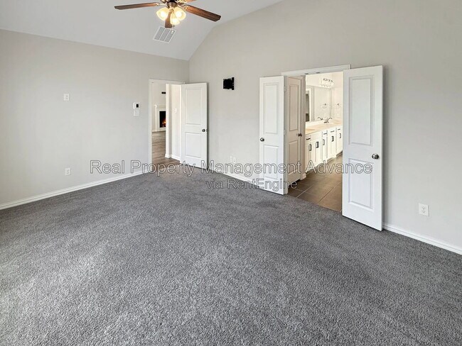 Building Photo - 516 Evergreen Rd