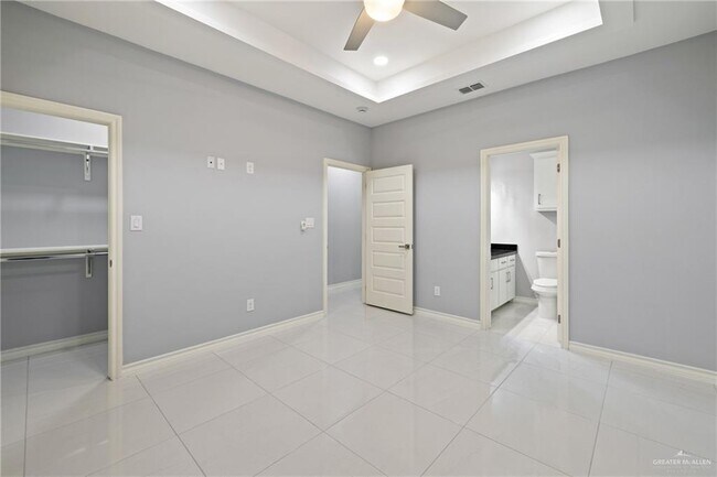 Building Photo - 30 Indian Creek Ave