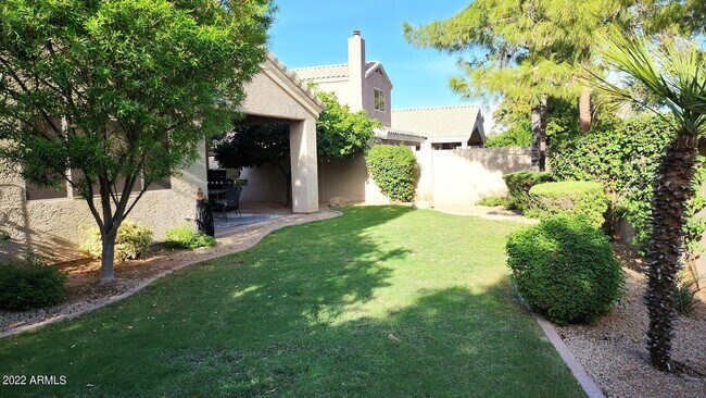 Building Photo - 2225 E Bel Air Ln