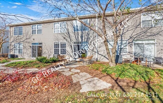 Building Photo - 2864 Rutland Cir