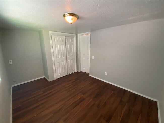 Building Photo - 109 Birchwood Dr