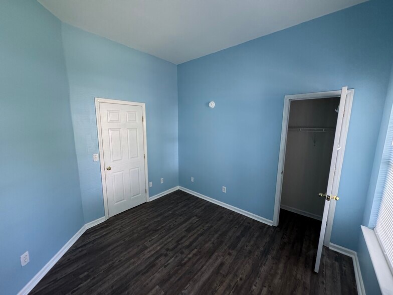 Building Photo - 3206 Rheinwood Ct