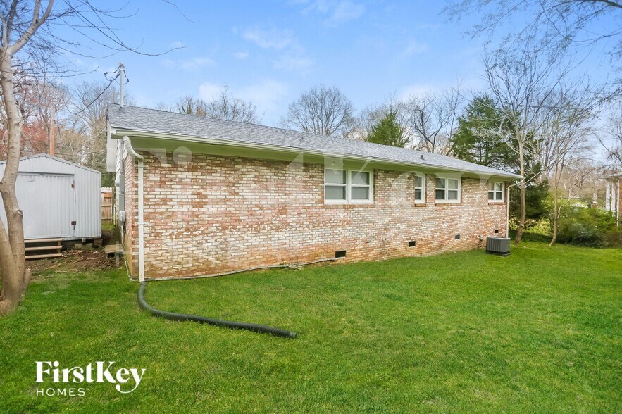 Building Photo - 1502 Kingston Dr