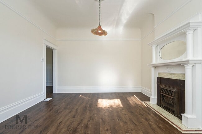 Building Photo - Updated Edwardian Style Noe Valley Flat - ...