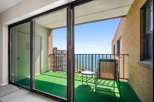 Building Photo - 295 Lynn Shore Dr