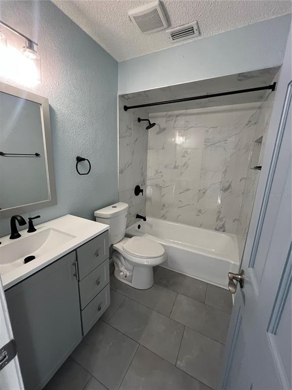 Building Photo - 810 Kings Ct