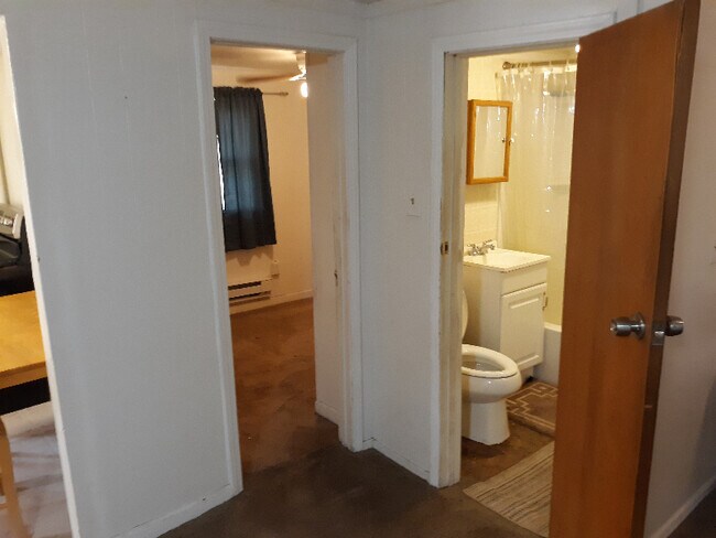 Building Photo - 44 Frederick Ave