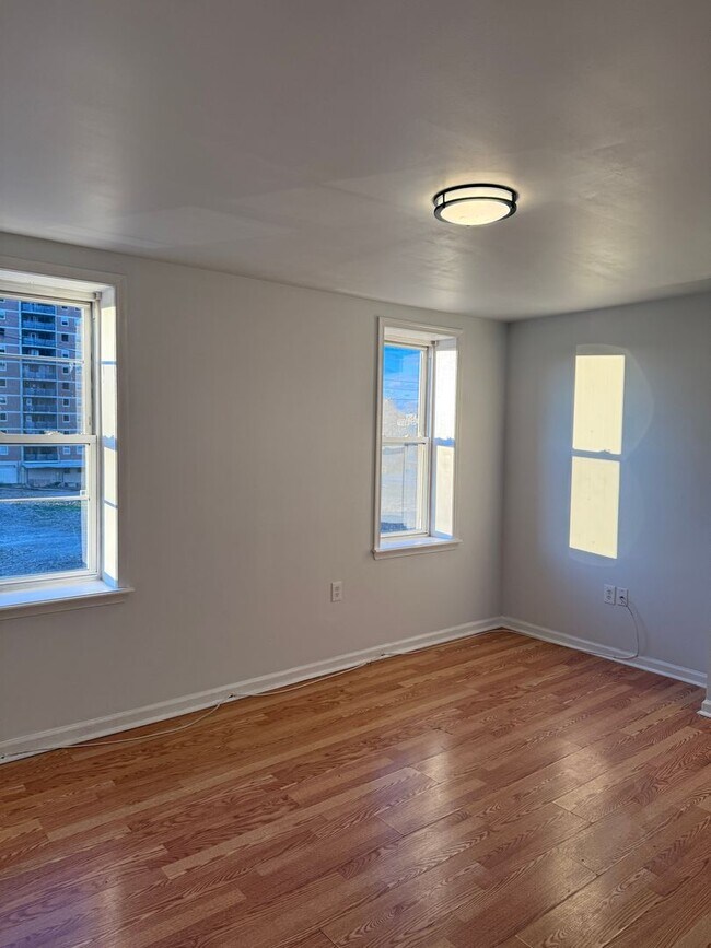 Building Photo - 2427 N 10th St