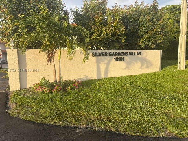 Building Photo - 10101 W Okeechobee Rd