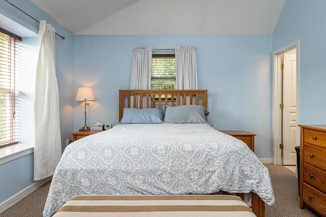 Building Photo - Updated 3 Bedroom 2.5Bath Townhouse in Harrisonburg