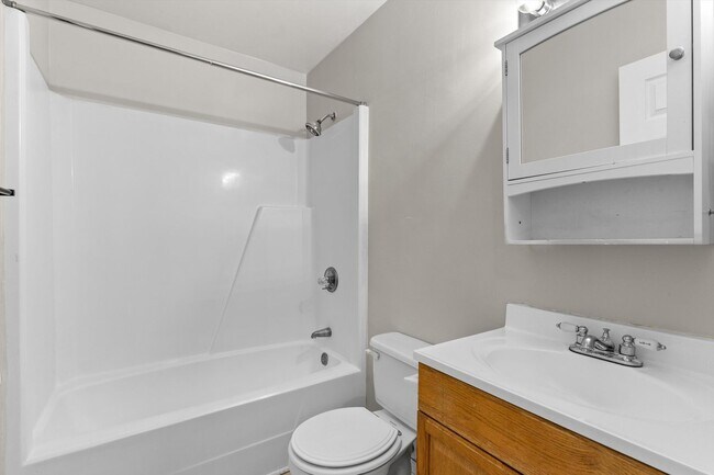Building Photo - 6048 Brookwood Dr