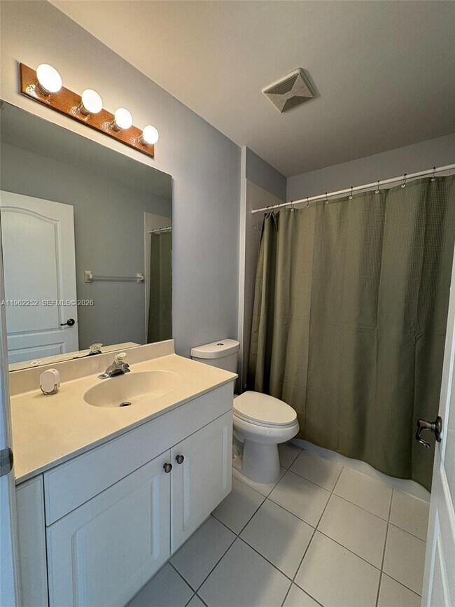 Building Photo - 10793 Oak Bend Way