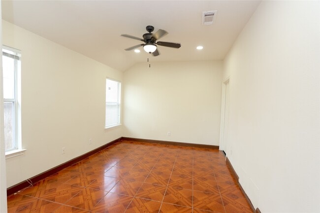 Building Photo - 4823 Canyon Blanco Dr