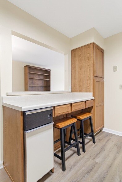 Building Photo - 200 Sanders Ferry Rd