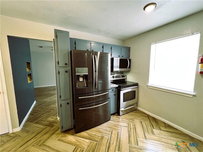 Building Photo - 309 Erby Ave