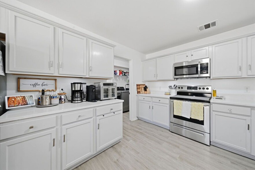 Building Photo - 3914 Bear Oak Path